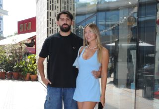ALEYNA KALAYCIOĞLU -VAHAP CANBAY   HER NOTADA, HER SÖZDE BİRBİRİMİZİ BULDUK