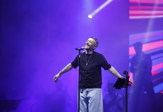 RESUL DİNDAR’DAN KAHRAMANMARAŞ’TA UNUTULMAZ KONSER…