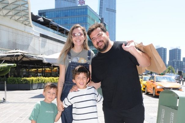 ESER  -BERFU  YENENLER  NEDEN OLMASIN?” DEDİ, YENİ DİZİ SİNYALİ VERDİ