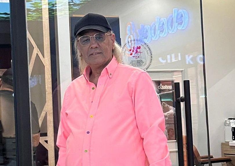 Fethi Demirkol’dan Kahkaha Dolu Sitkom: “Kim Ünlü Olmak İster?”