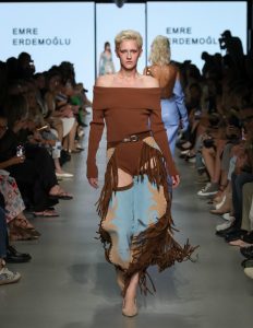 1756803665 DEFILE 10