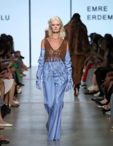 1756803666 DEFILE 12