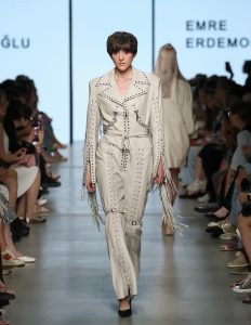 1756803669 DEFILE 20