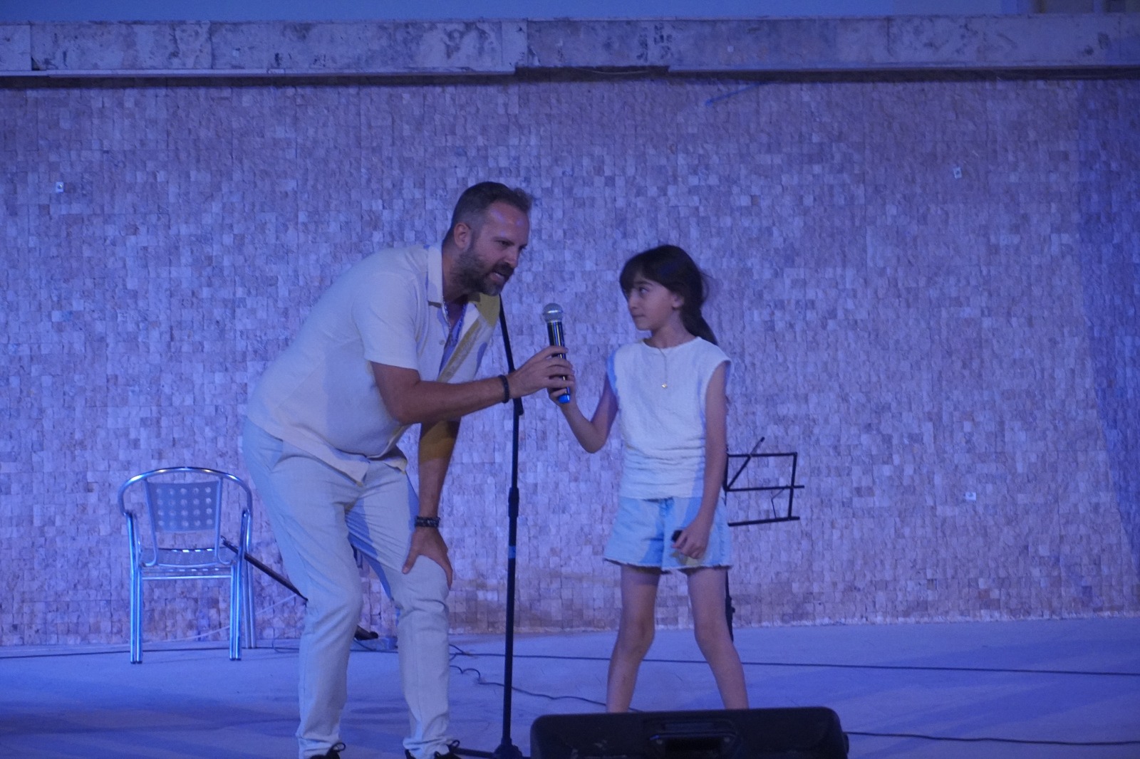 ÖZCAN BEYLAN VE SANATÇILARDAN SOKAK HAYVANLARINA DESTEK KONSERİ! 