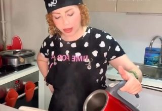 Gülbahar Aydın  Gülbahar Şefin Tatlı Lezzetleri olarak  Şam Tatlısı ve Çiğ Böreğinde iddialı