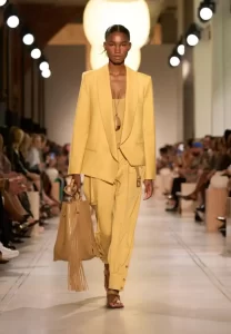 michael kors ilkbahar yaz 2026 3 709x1024 1