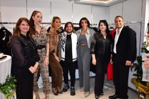 Osmanbey’de Moda Buluşması: De White’s ve Ünlü Yüzlerden Enerjik Açılış 3 1 5