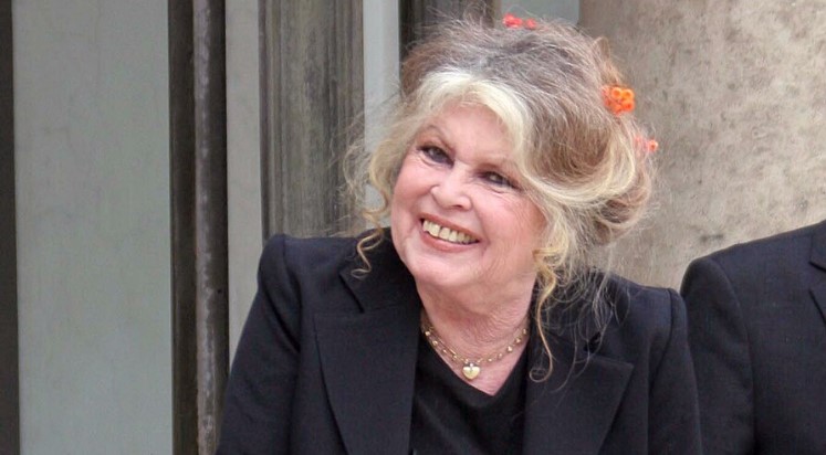 Brigitte Bardot: “Ölmedim, Hâlâ Yaşıyorum!”