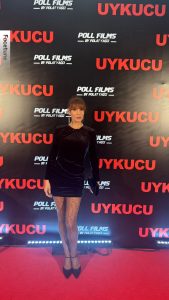 Ayça Varlıer, Hem Oyunculuğuyla Hem Stil Şıklığıyla Konuşuldu 3 2 3