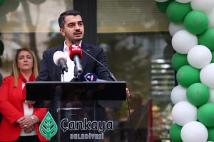 “BELEDİYE BAŞKANININ GÖREVİ KENTTE YAŞAYANLARI MUTLU ETMEK” 13 2025 10 28 Sosyal Yardim Cigdem Emekli Kampusu Acilisi 22