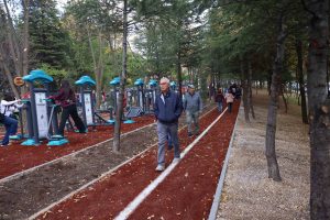 “BELEDİYE BAŞKANININ GÖREVİ KENTTE YAŞAYANLARI MUTLU ETMEK” 19 2025 10 28 Sosyal Yardim Cigdem Emekli Kampusu Acilisi 34