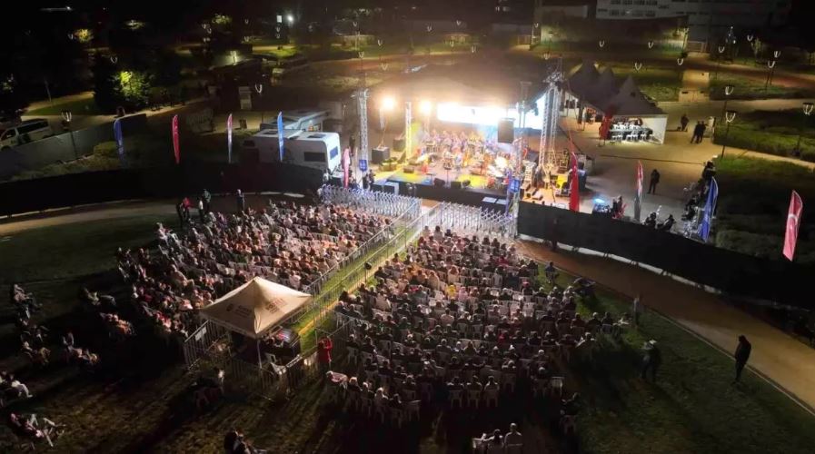 Yeşil Bursa Uluslararası Bandolar Festivali, Büyükşehir Bandosu’nun 90. Yıl Konseri ile başladı