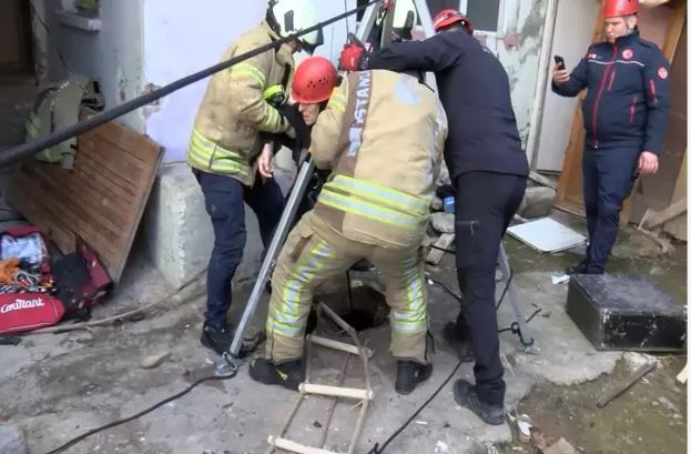 İstanbul Kartal’da Tavuklarına Bakarken Su Kuyusuna Düştü