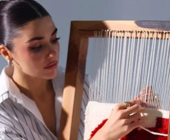 Hande Erçel Aşk Acısını Halı Dokuyarak Unutuyor 2 5 5 3