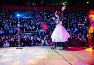 Nil Karaibrahimgil’den Ankara Oran Açıkhava’da Işıltılı Bir Gece