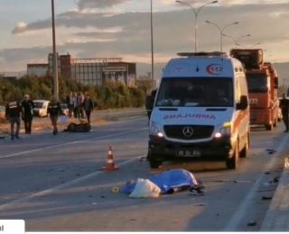 Otomobille motosiklet çarpıştı: 1 ölü, 3 yaralı