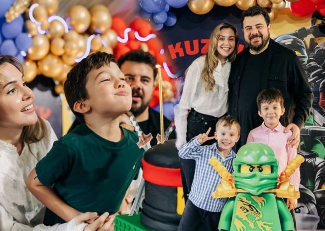 Mutlu evlilikleriyle dikkat çeken Berfu ve Eser Yenenler çiftinin büyük oğlu Kuzey, 6 yaşına girdi.