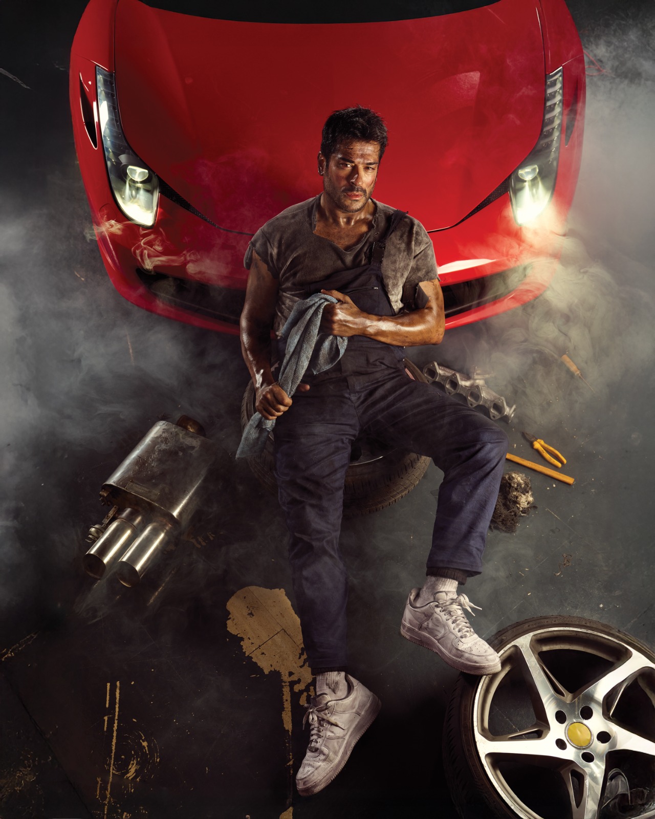 Burak Özçivit, “İstanbul’un En Güzel Kızı” ile Sahne Yolculuğunu Anadolu’dan Başlatıyor