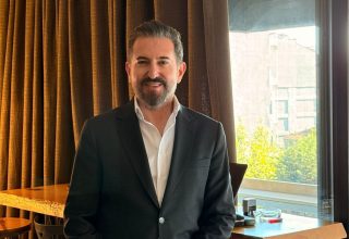 Saçlarınız Oğuzhan Akgül’e Emanet