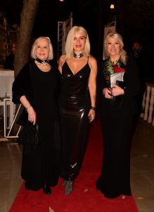 Dünyada İyilik Var derneği 1. Yaşında 7 Gonul Yazar Omur Gedik Menekse Kankavi