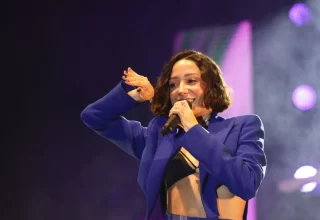 “O lazeri kim tutuyorsa tekrarlamasın. Ben kedi değilim”