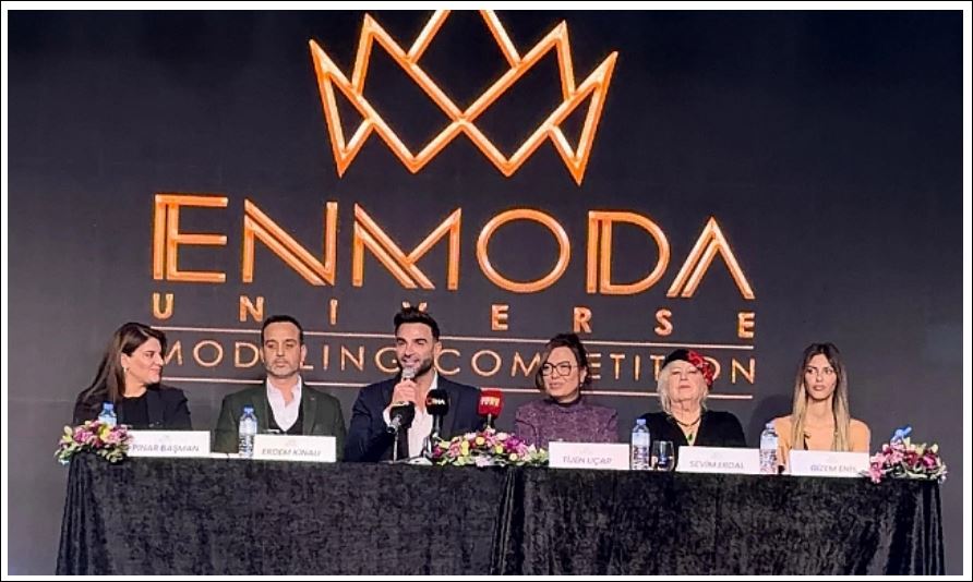 EN MODA UNIVERSE İLK KEZ SAHNEYE ÇIKIYOR