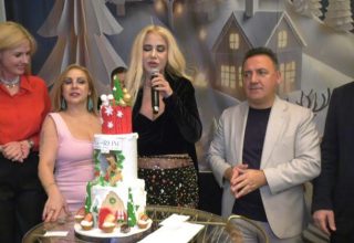 Banu Zorlu’ya Christmas Wonderland’de Sürpriz Doğum Günü Kutlaması